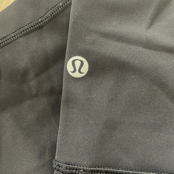 Lululemon athletica Wunder Under tight 25” Nulux fabric - Picture 2 of 4
